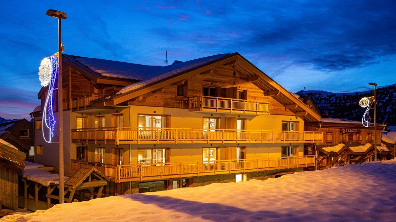 Alpe d'Huez Ski Holidays 2024/25  Alpe d'Huez Ski Resort France